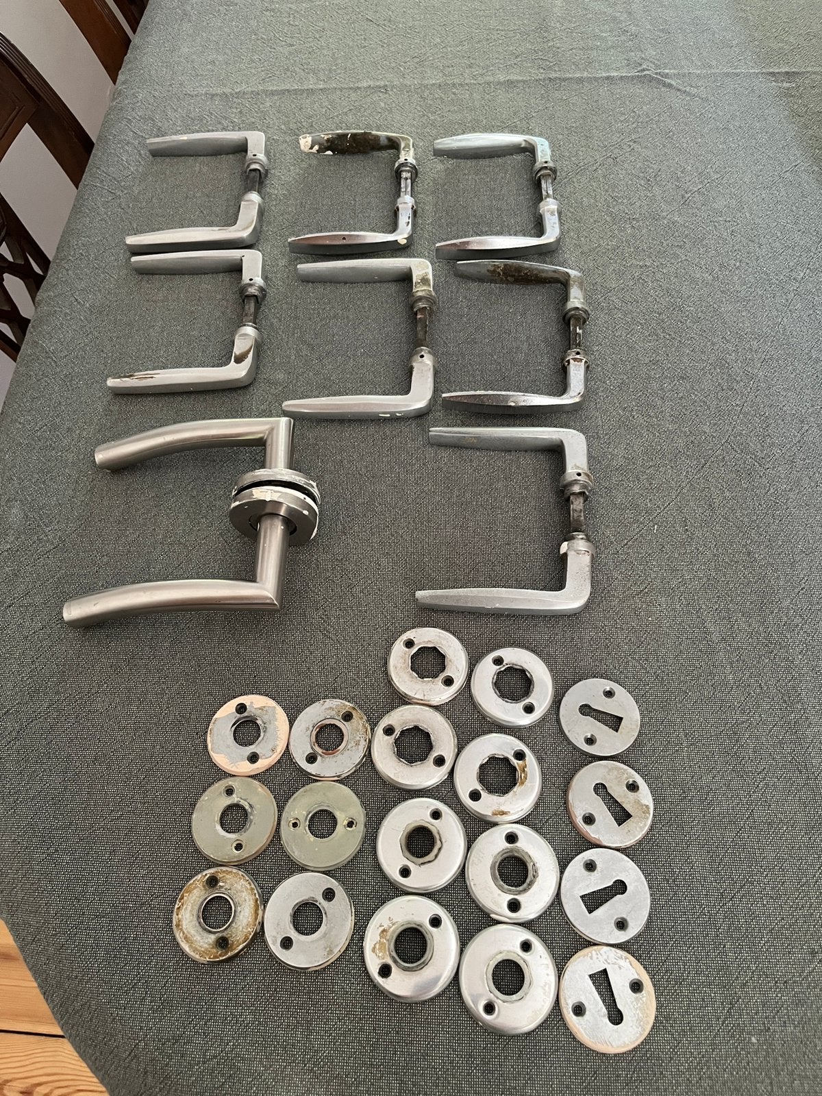 Lot de 8 poignées de porte et rondelles, Bricolage & Construction, Enlèvement, Utilisé, Fer, Loquet ou Poignée