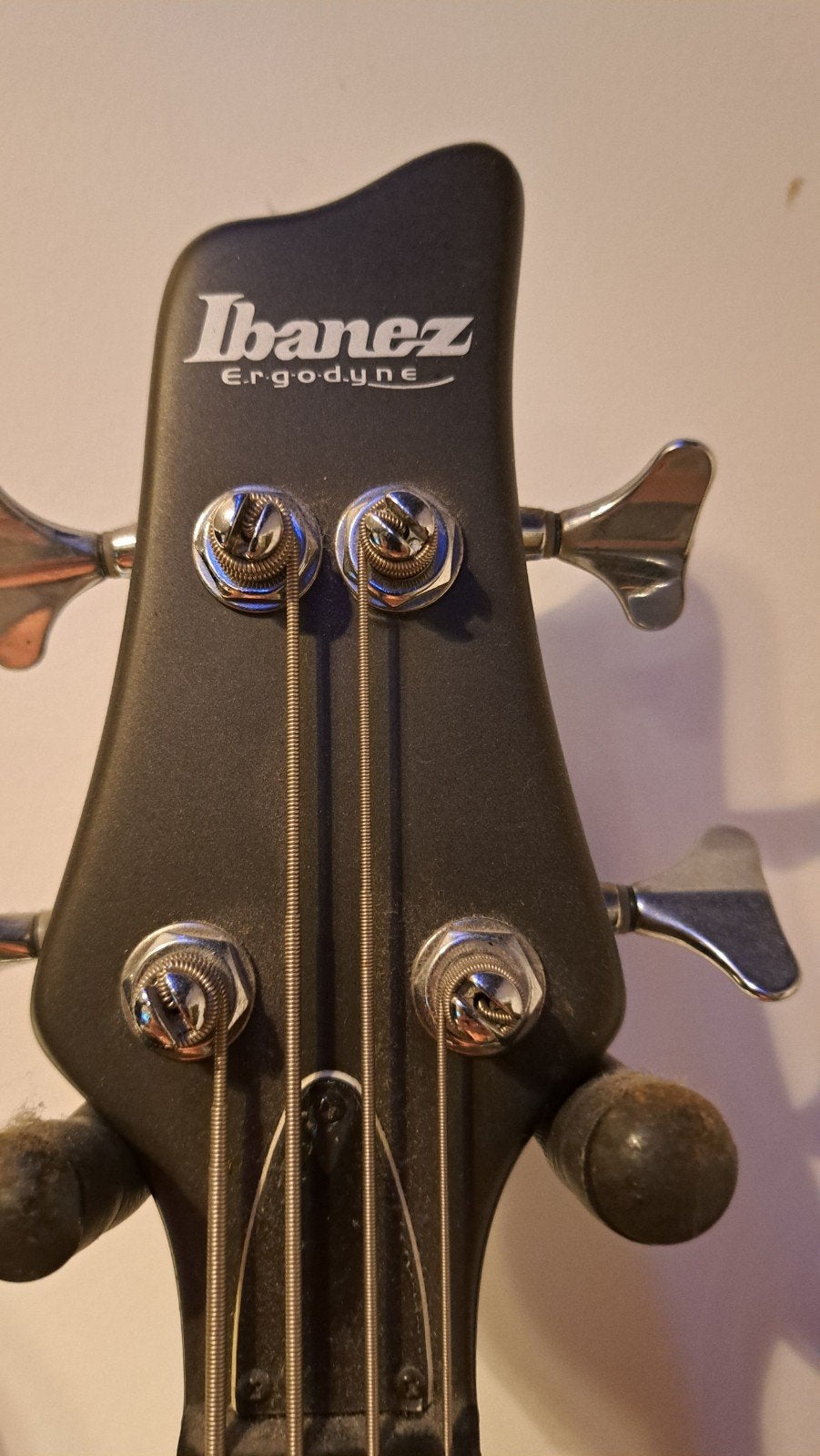 Ibanez Ergodyne EDB500 – Basse 4 cordes + housse, Musique & Instruments, Enlèvement, Comme neuf, Électrique, 5 cordes