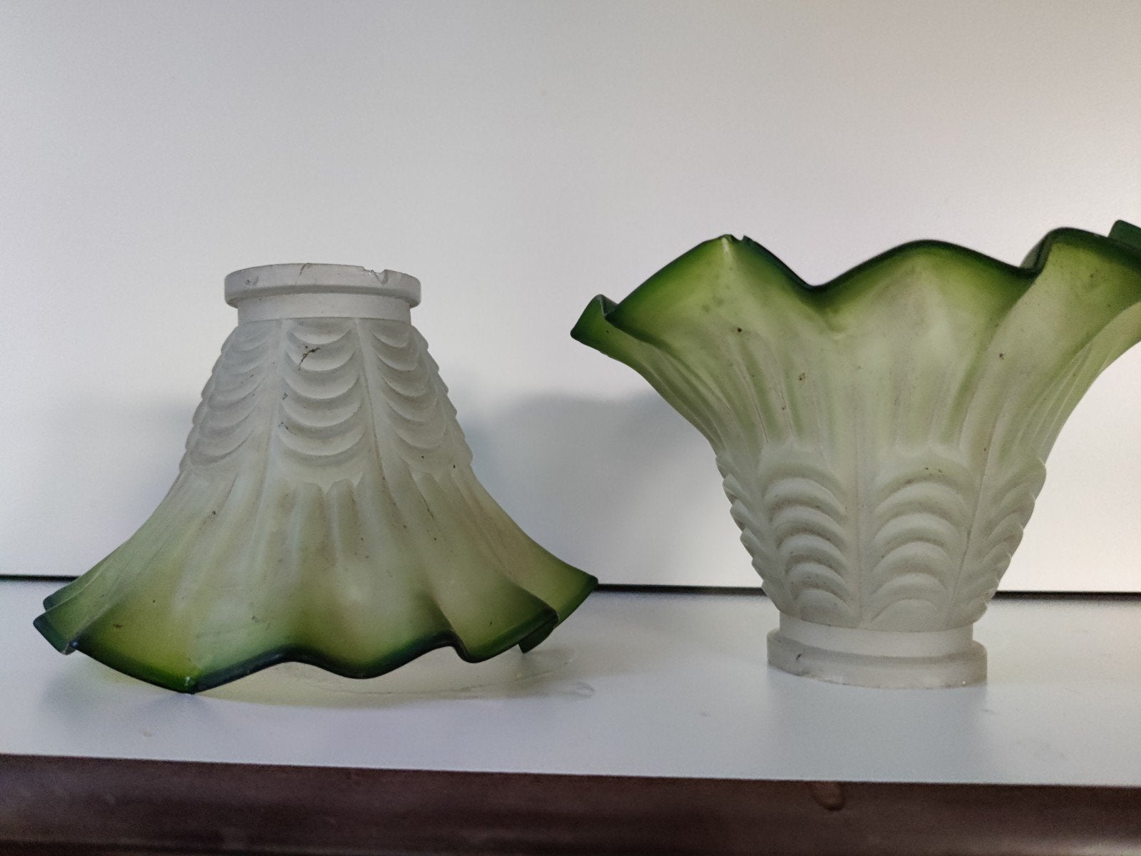 Antieke/Vintage Tulpenkapjes glas met groene geplooide rand, Antiek en Kunst, Ophalen