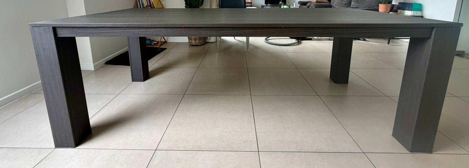 Table à manger 220 cm + 8 chaises grises– 179 €, Comme neuf, Enlèvement, 50 à 100 cm, Rectangulaire