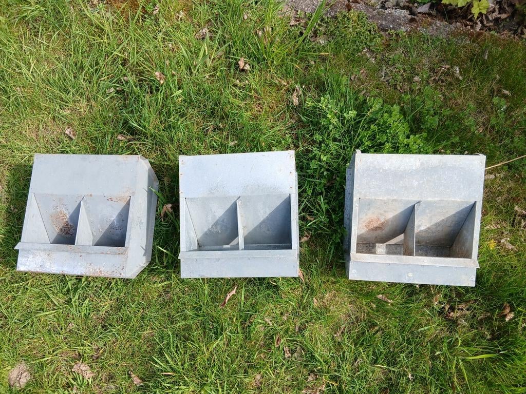 Eetbakjes voor konijnen, Ophalen