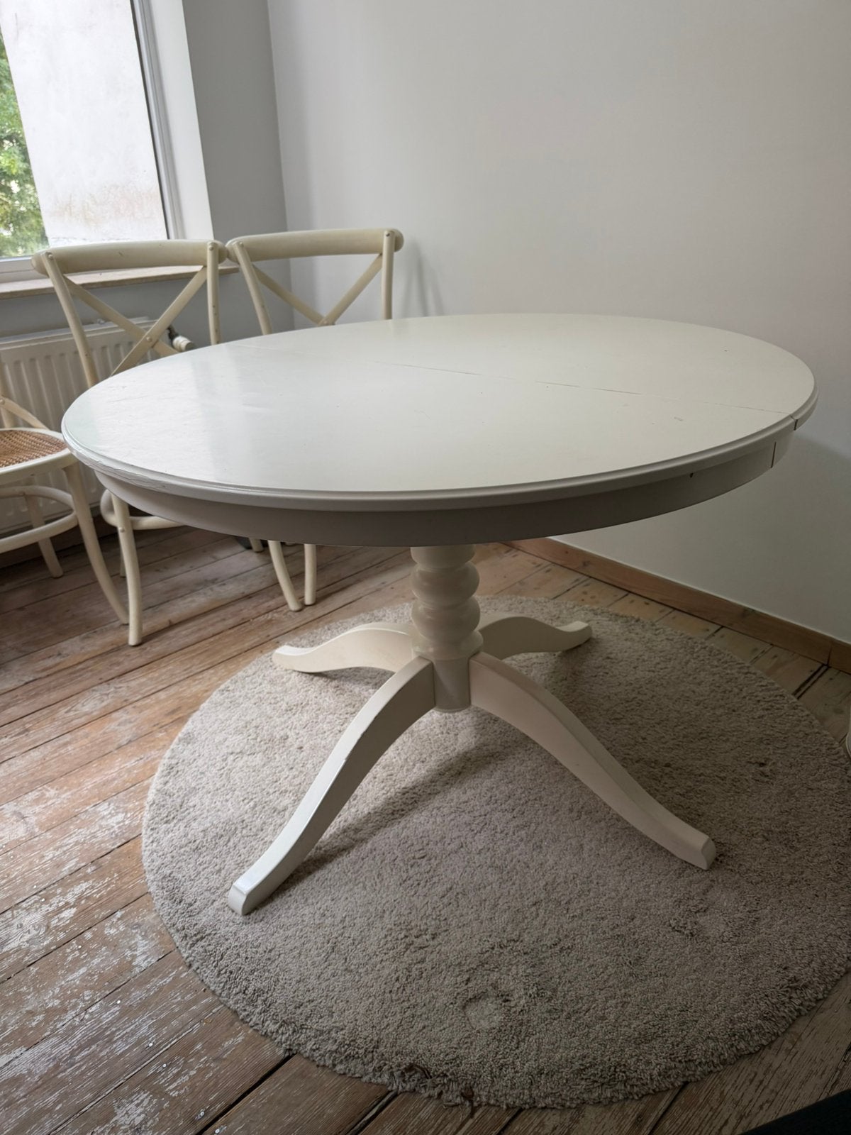 Table à manger ronde blanche en bois– 110 cm, Maison & Meubles, 100 à 150 cm, Quatre personnes, Rond, 100 à 150 cm