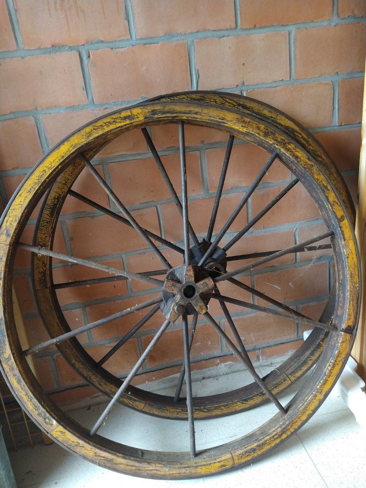 set ijzeren wielen met hout,  diameter 100 cm, Ophalen