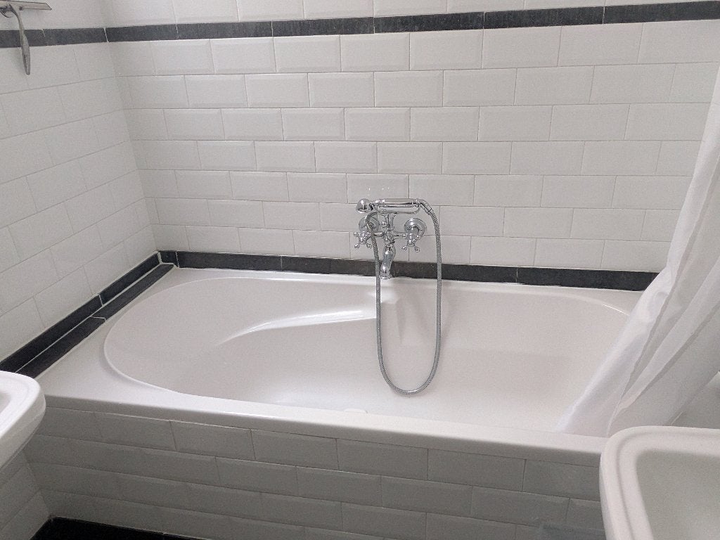 Baignoire blanche avec robinet chromé de style rétro, Enlèvement, Utilisé, Chrome, Baignoire