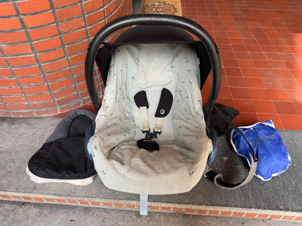 Maxi-Cosi CabrioFix zwart + hoes & regenhoes, Ophalen, 0 t/m 13 kg, Maxi-Cosi, Gebruikt