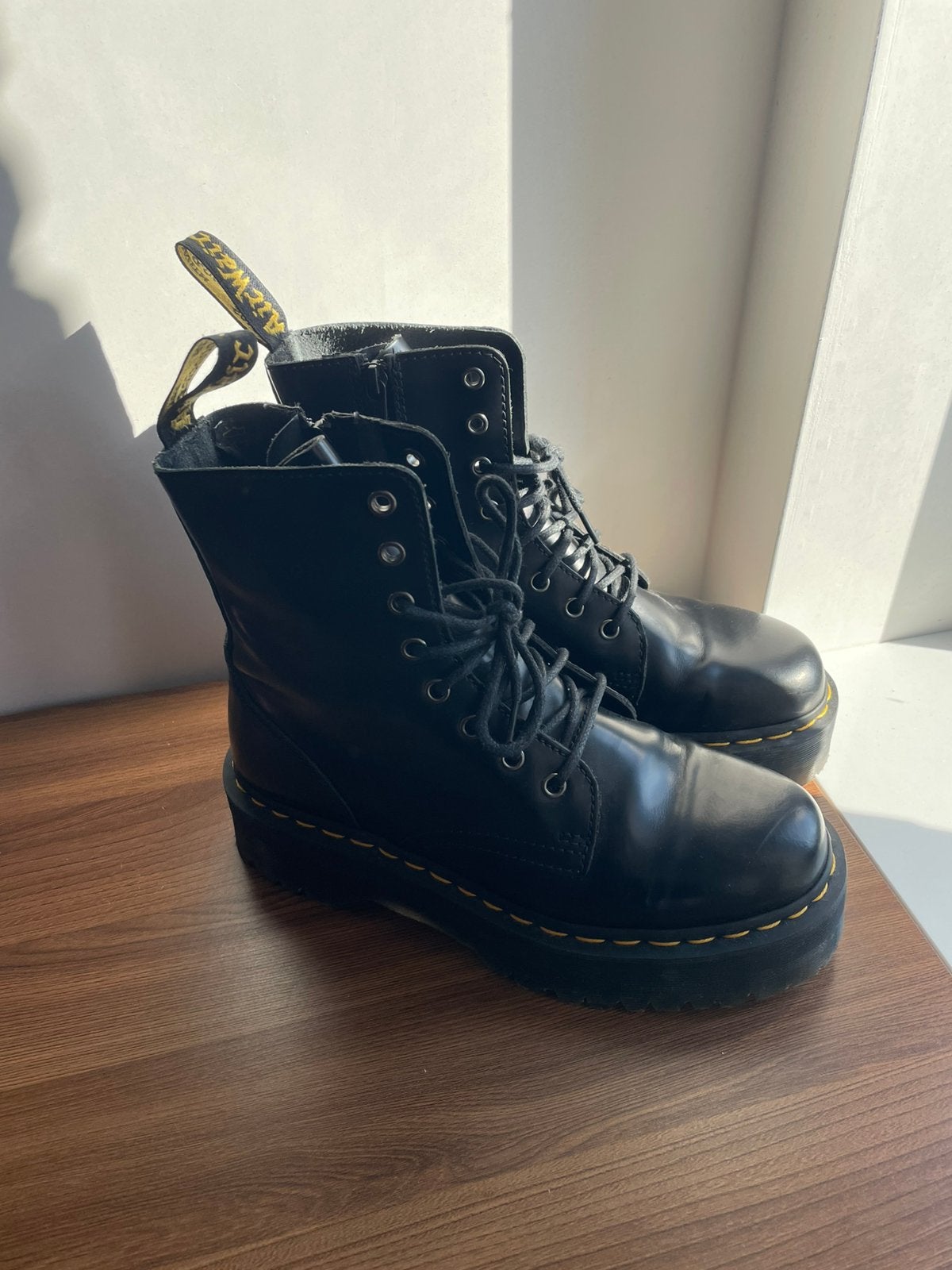 Chaussures Dr Martens noires taille 39, Enlèvement ou Envoi, Comme neuf, Boots et Botinnes, Noir