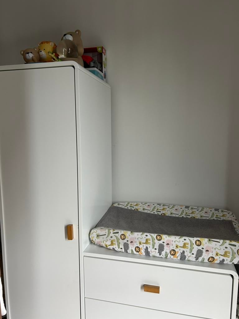 Baby kast, Kinderen en Baby's, Kinderkamer | Complete kinderkamers, Ophalen, Zo goed als nieuw