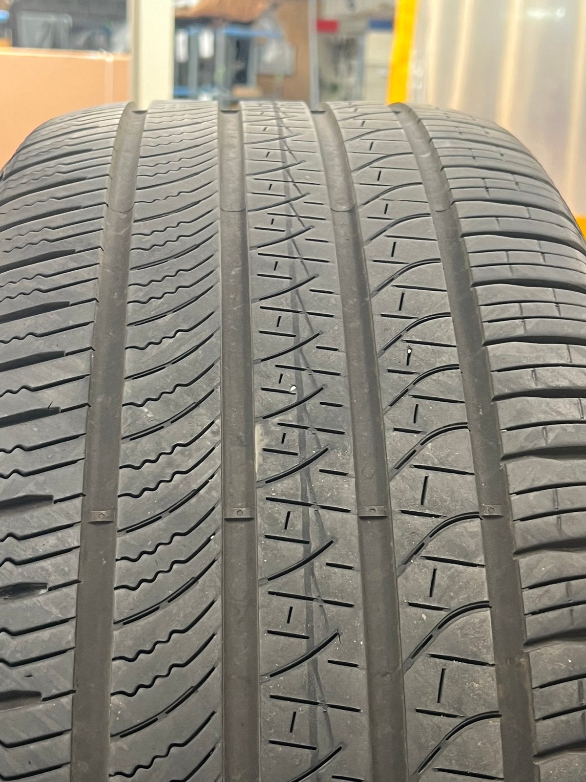 4 zeer goede banden 285/45/22 Pirelli, Auto-onderdelen, Banden en Velgen, Ophalen, Band(en)