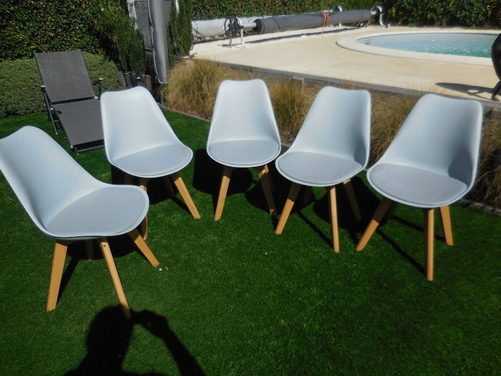 5 stoelen kleur lichtgrijs, Huis en Inrichting, Gebruikt, Vijf, Zes of meer stoelen, Ophalen, Hout