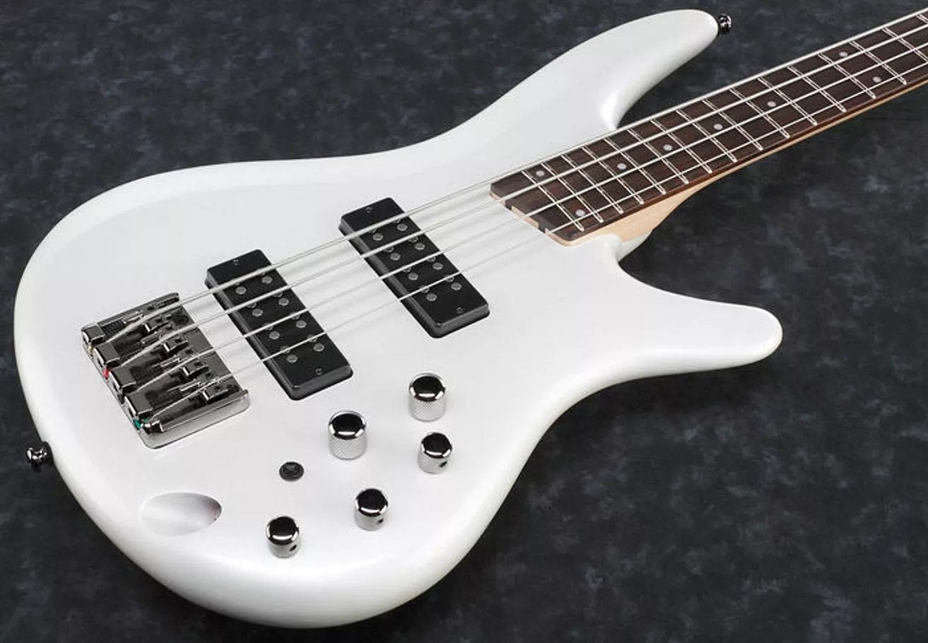 GEZOCHT: IBANEZ SR300E PW, Muziek en Instrumenten, Snaarinstrumenten | Gitaren | Bas, Ophalen, Zo goed als nieuw