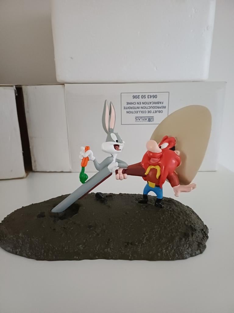 23) Mini Prize/Looney Tunes Bugs en Sam Scene, Verzamelen, Ophalen of Verzenden, Looney Tunes, Zo goed als nieuw, Beeldje of Figuurtje