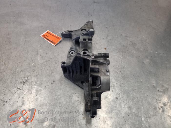 Steun dieselpomp van een Volkswagen Caddy, Auto-onderdelen, Carrosserie, Volkswagen, Gebruikt, 3 maanden garantie, Ophalen of Verzenden