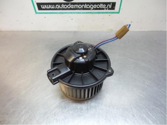 Moteur de ventilation chauffage d'un Toyota Yaris (Yaris 1 0, -, 3 mois de garantie, Toyota, Utilisé