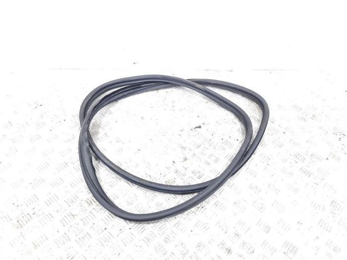 Joint caoutchouc portière 2portes droite d'un Fiat Doblo, Autos : Pièces & Accessoires, -, 3 mois de garantie, Utilisé, Fiat