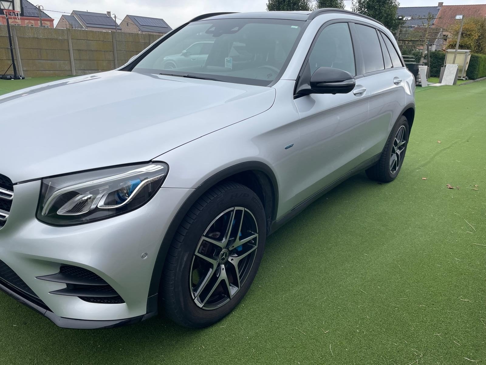 Mercedes Glc 350e plug in hybride 4matic
4matic
benzine+ ele, Autos, Cuir, Argent ou Gris, Achat, Euro 6