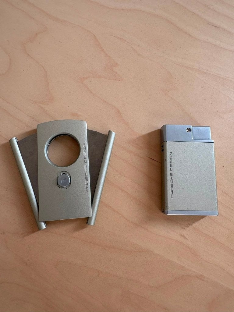 Set Porsche Design – briquet + coupe-cigare assorti – métal, Collections, Enlèvement, Comme neuf, Briquet