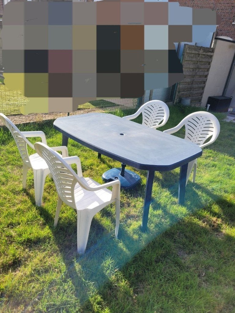 Set de jardin : table, 4 chaises et base de parasol, Enlèvement, Comme neuf, 4 à 6 chaises