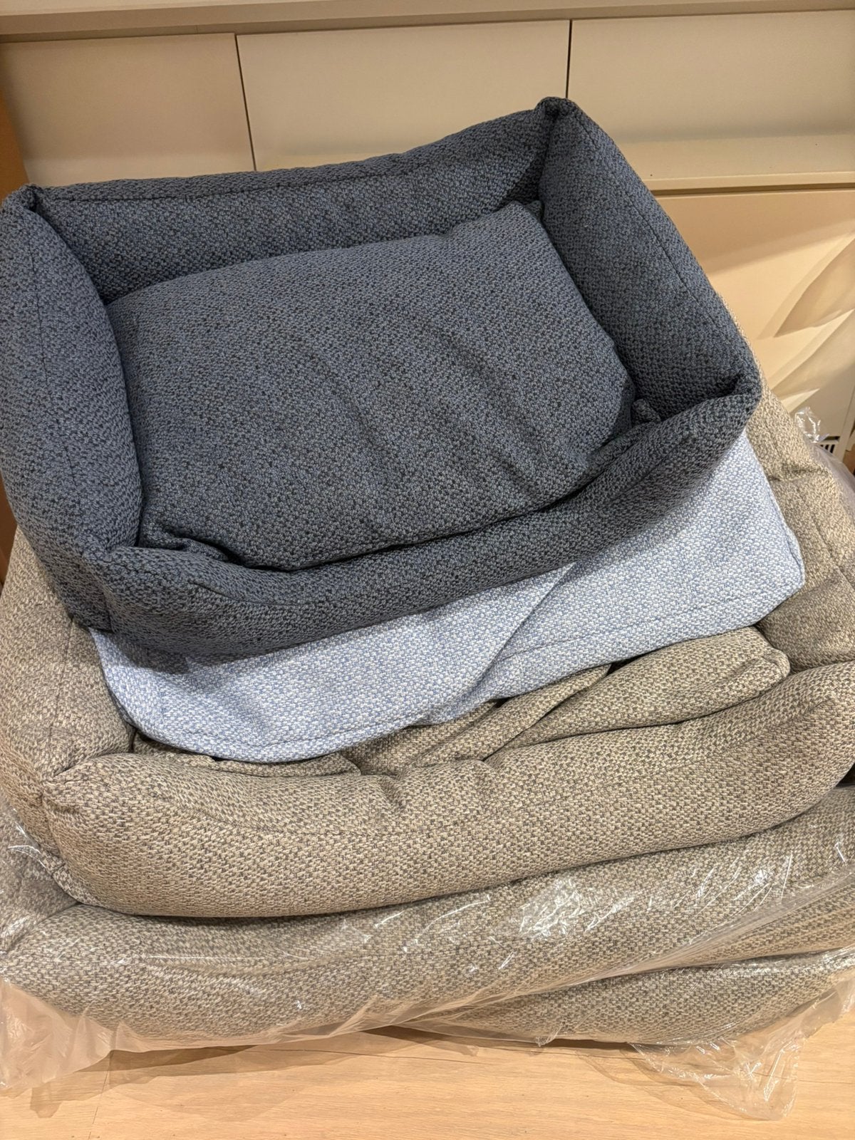 Luxe Hondenmand niew - hoge kwaliteit Italiaans textiel, Animaux & Accessoires, Enlèvement ou Envoi, Neuf, Poussière
