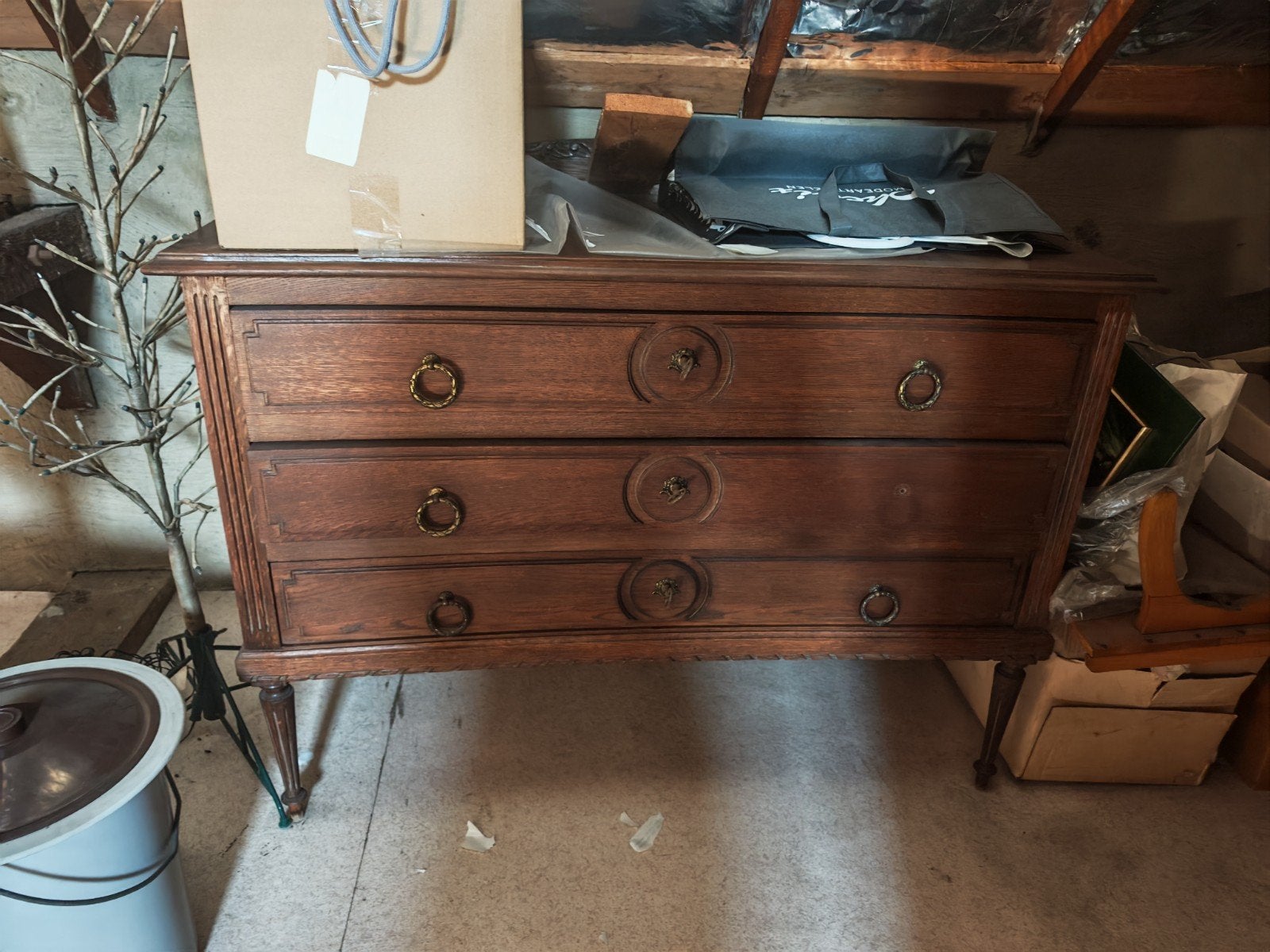 Engelse commode, Enlèvement