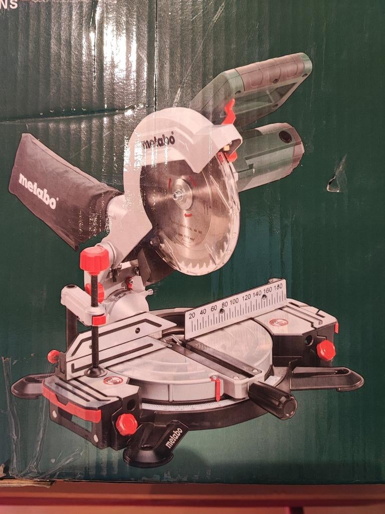 Afkortzaag Metabo, Ophalen, 600 tot 1200 watt, Zo goed als nieuw, Afkortzaag
