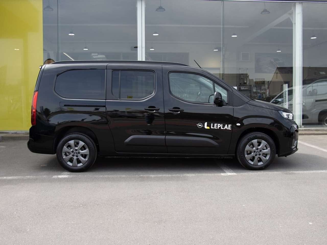 Opel Combo Life 1.5 TURBO D 100PK MT6 CAMERA|NAVIGATIE|DEMO, Auto's, Opel, 0 kg, 0 kg, Zwart, Bedrijf