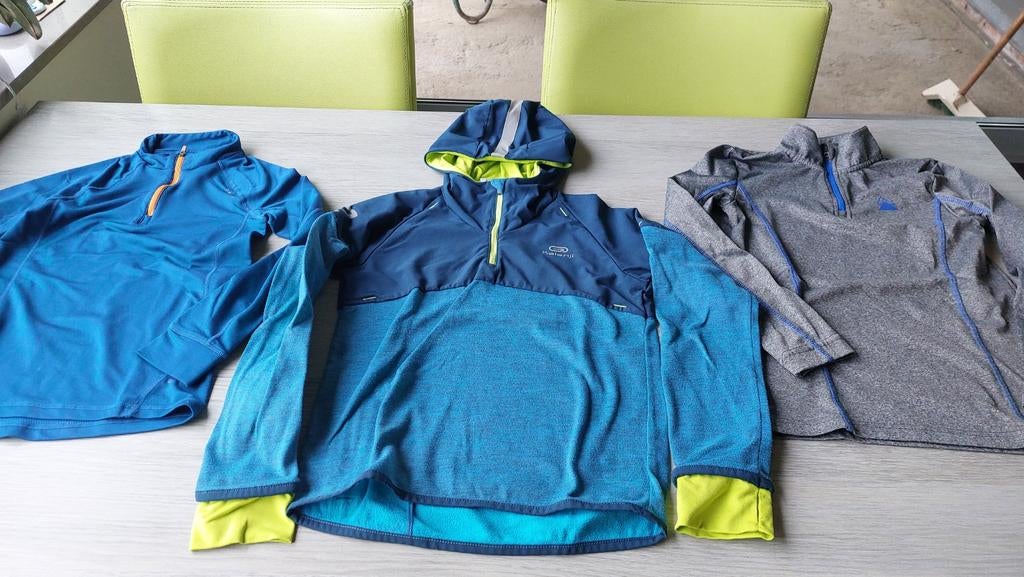 Sport longsleeves jongen maat 10 jaar, Enfants & Bébés, Vêtements enfant | Taille 140, Garçon, Enlèvement ou Envoi, Chemise ou À manches longues