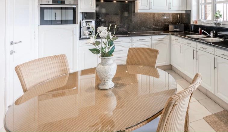 Ronde eettafel met 4 stoelen, Huis en Inrichting, Tafels | Eettafels, Ophalen, Vier personen, Rond, Landelijk