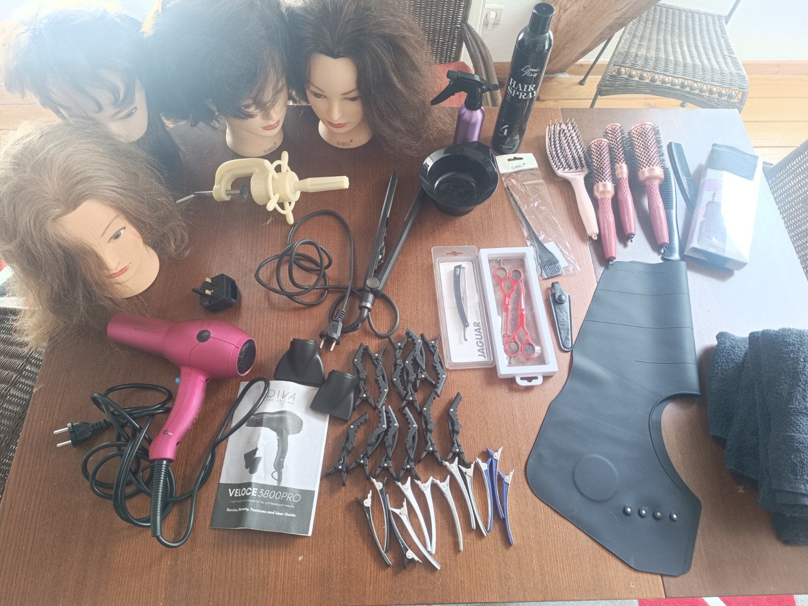 Kit complet de coiffure professionnel – IFAPME – Quasi neuf, Enlèvement