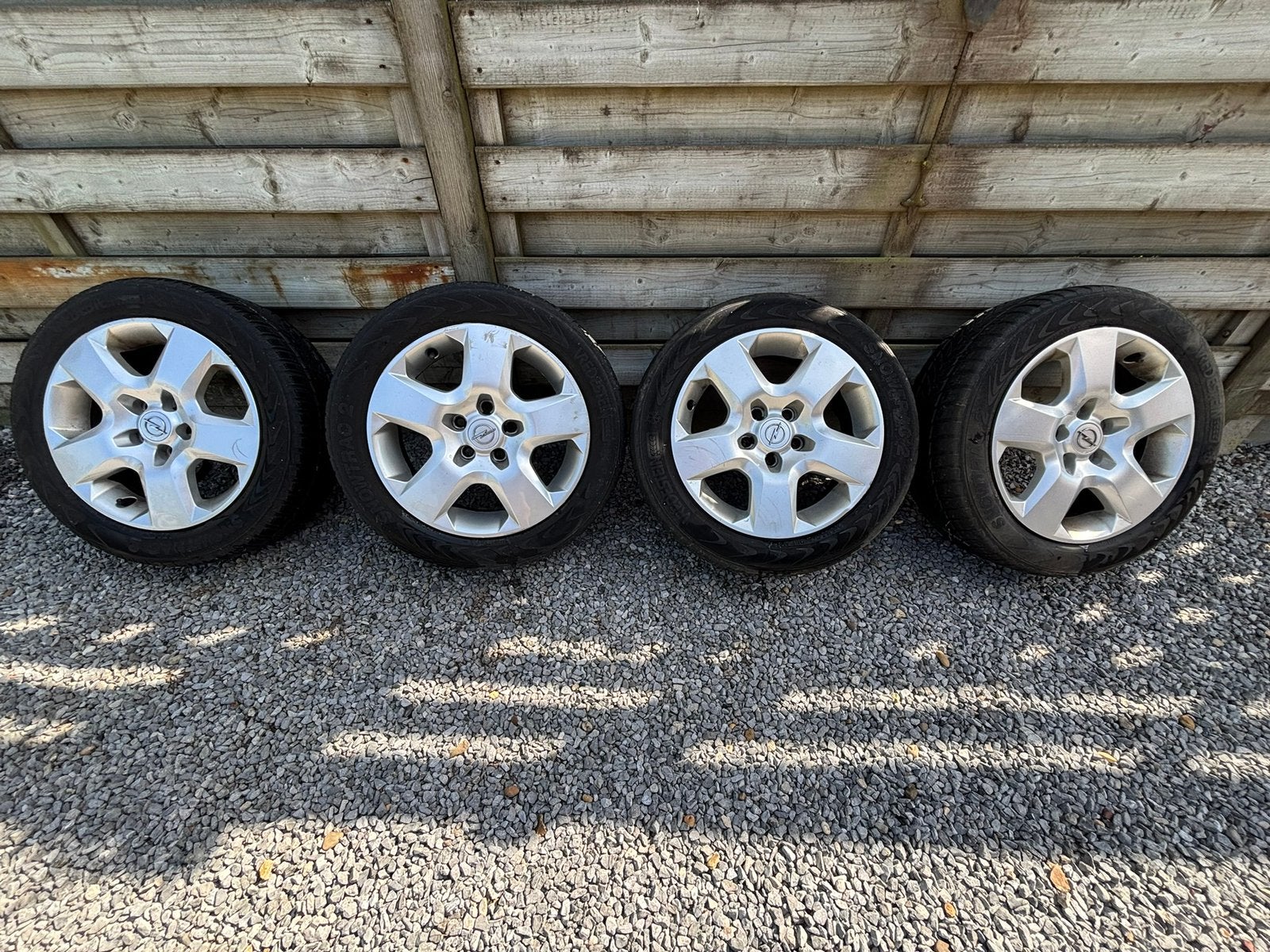Stalen velg R16 5x115 ( opel zafira B ) met wiel deksel, Enlèvement, Pneu(s)