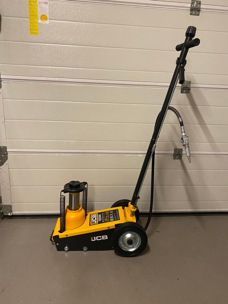 JCB 35T lucht hydraulische krik, Ophalen, Zo goed als nieuw