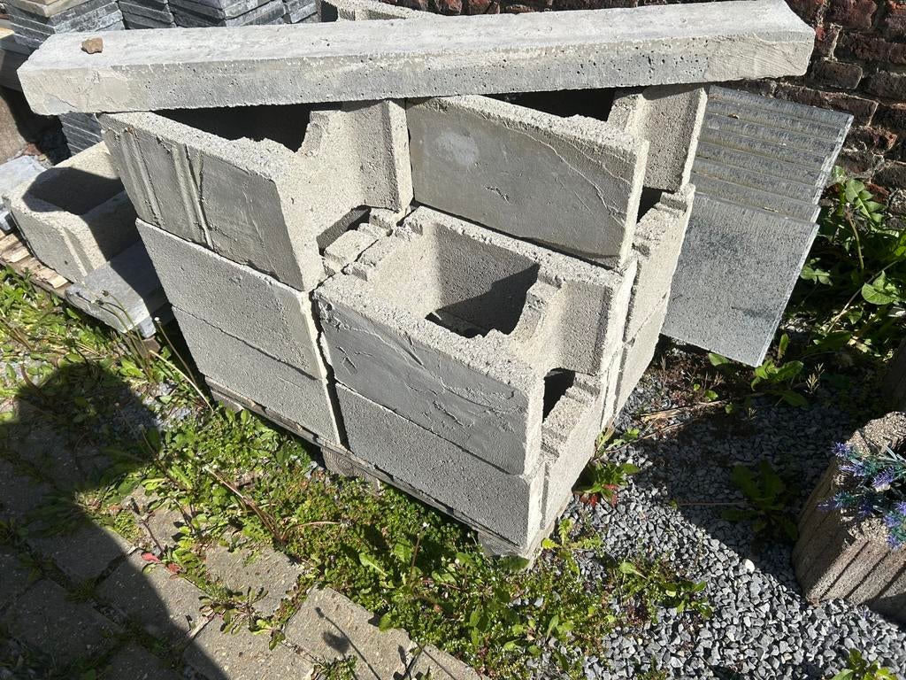12 tal stapelblokken bouw zwembad of dergelijke, Doe-het-zelf en Bouw, Metselstenen, Ophalen, Zo goed als nieuw