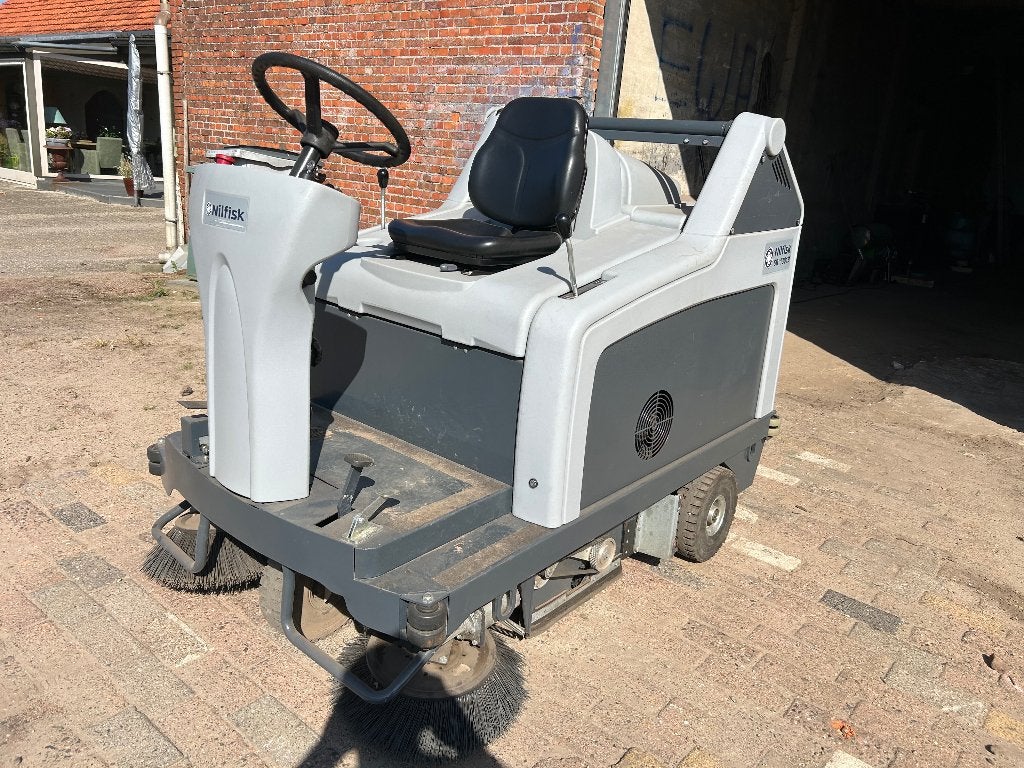 Nilfisk SR1301B veegmachine te koop, Zakelijke goederen, Ophalen of Verzenden