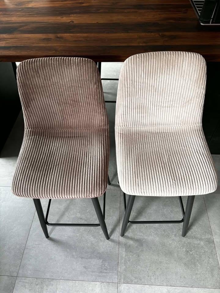 Chaise de bar (4 au total), Avec repose-pieds, Synthétique, 4 tabourets, Comme neuf