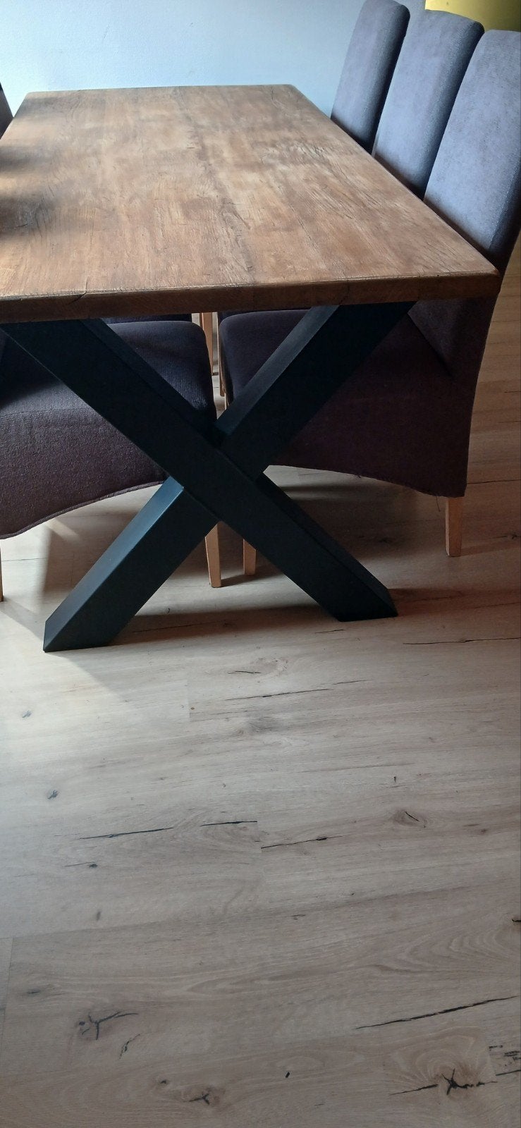 Rustieke eiken eettafel met metalen X poten, Huis en Inrichting, Tafels | Eettafels, Ophalen