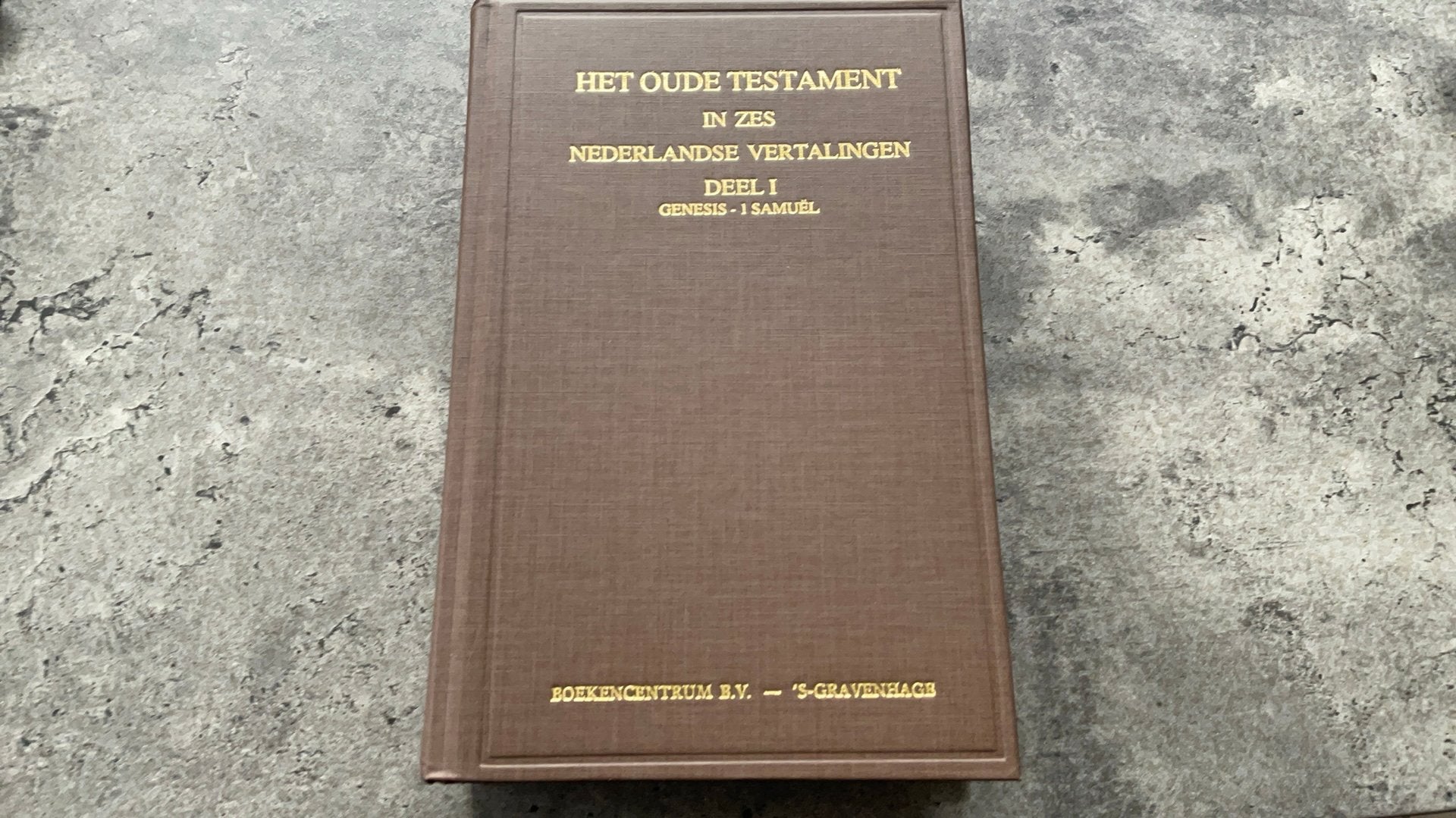 HET OUDE EN NIEUWE TESTAMENT IN ZES NEDERLANDSE VERTALINGEN, Livres, Enlèvement, Comme neuf, Christianisme | Catholique
