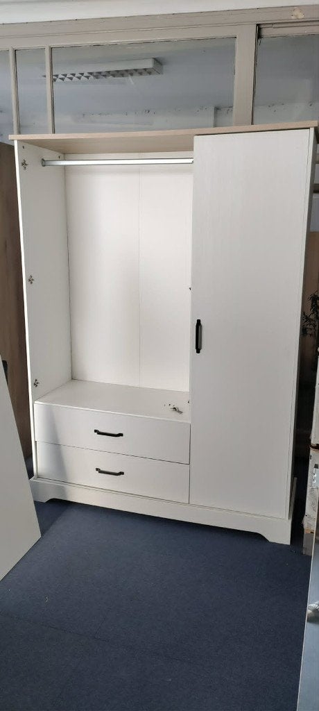Te koop: Kledingkast cottage stijl — €75, Huis en Inrichting, Kasten | Kleerkasten, Gebruikt, 150 tot 200 cm, 100 tot 150 cm, 25 tot 50 cm
