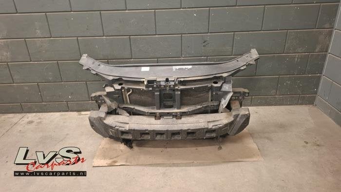 Panneau avant d'un Volkswagen Passat, Volkswagen, -, 3 mois de garantie, Utilisé