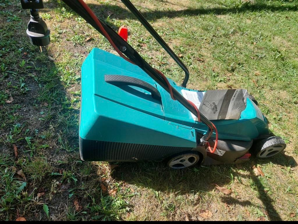 Bosch grasmaaier arm3200, Tuin en Terras, Grasmaaiers, Ophalen, Zo goed als nieuw, Opvangbak