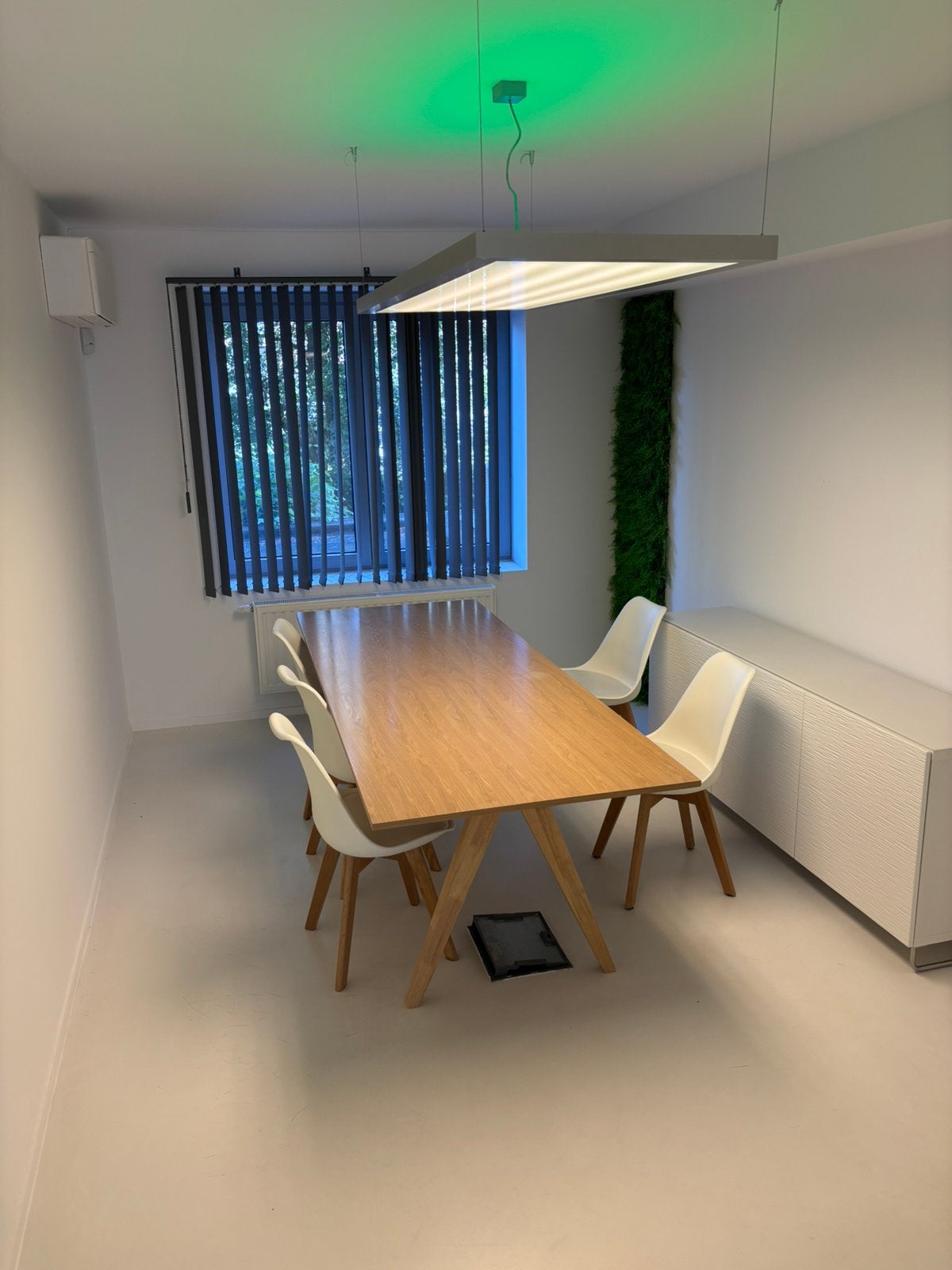 Eettafel / vergadertafel incl. 8 stoelen, Provincie Limburg