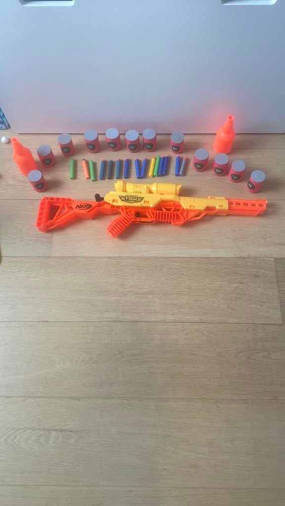 1 Nerf + 14  targets en 15 kogels, Ophalen of Verzenden, Zo goed als nieuw