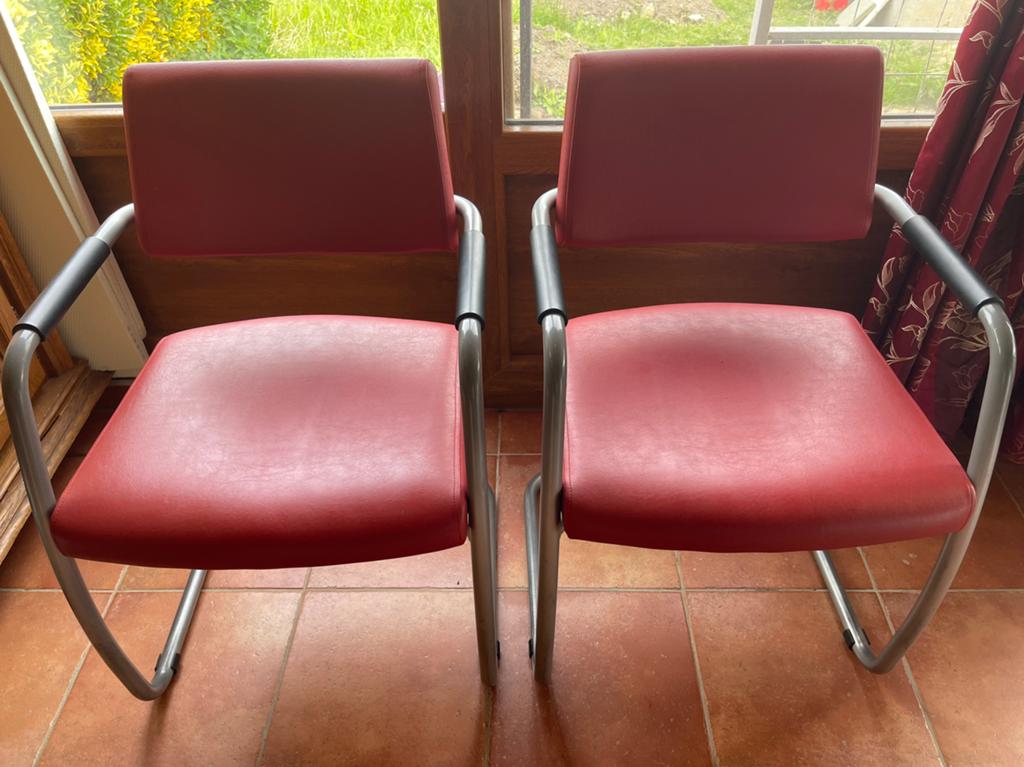 Paire de chaises de bureau cantilever bordeaux – Parfait éta, Maison & Meubles, Enlèvement, Comme neuf
