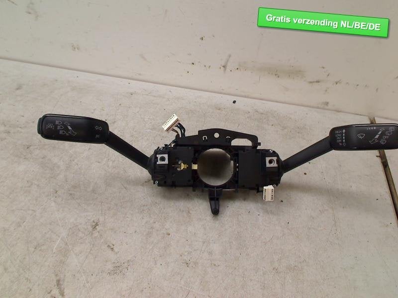 COMBISCHAKELAAR STUUR Golf VII (AUA) (5Q0953513AJ), Auto-onderdelen, Gebruikt, Volkswagen, Volkswagen AG, Kundenbetreuung@volkswagen.de
