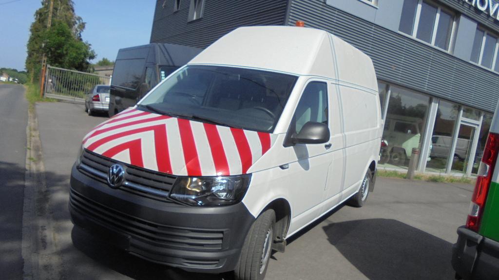 VW TRANSPORTER T6.0  L2H3 2.0 TDI  - AIRCO - TREKHAAK - GAR., Auto's, Bestelwagens en Lichte vracht, Voorwielaandrijving, USB