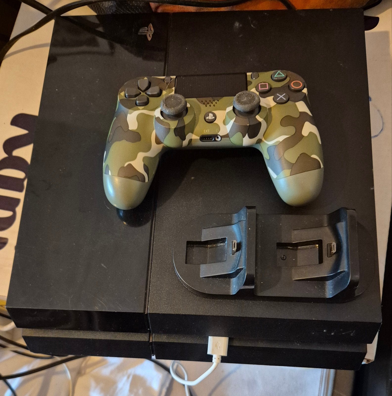 PlayStation 4 met controler en laadstations, Games en Spelcomputers, Ophalen of Verzenden