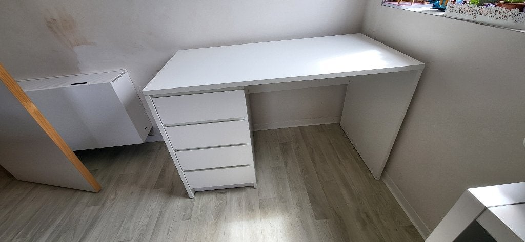 Bureaumeubel + nachttafels - Wit - Lades - 2 stuks, Maison & Meubles, Bureaux, Comme neuf, Bureau-armoire combiné, Jysk, Moderne