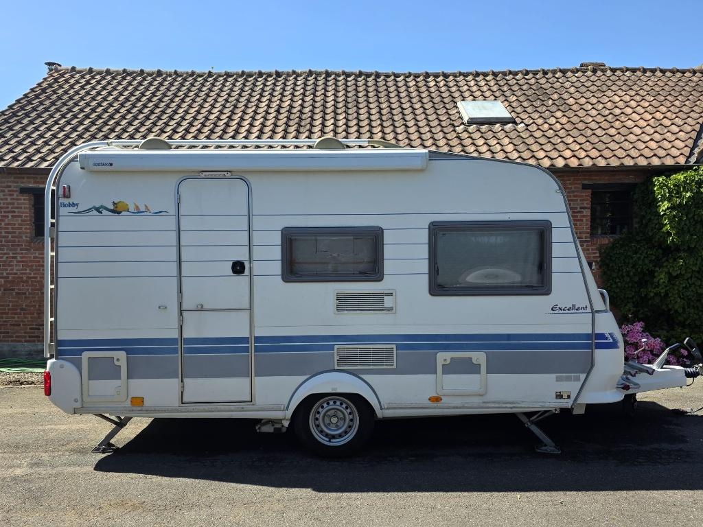 Hobby 400E Excellent, Caravans en Kamperen, Caravans, Particulier, tot en met 4, 750 - 1000 kg, Hobby, Queensbed, Vast bed, 6 tot 7 meter