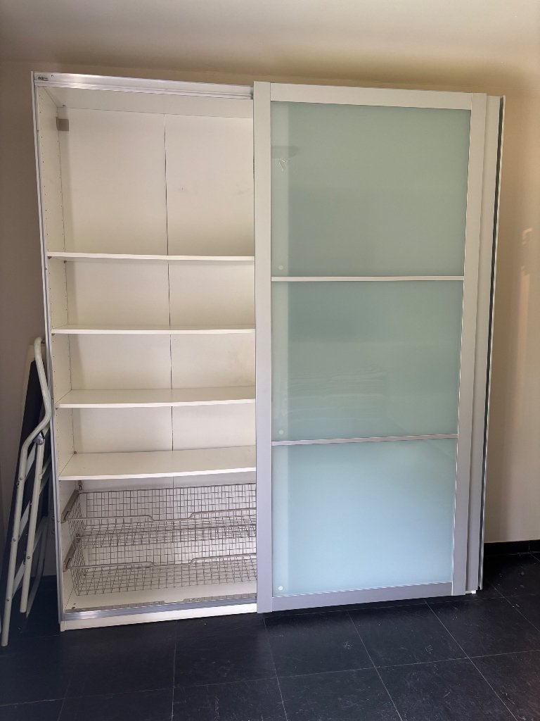 Petite armoire Ikea Pax, Maison & Meubles, Armoires | Penderies & Garde-robes, Utilisé, 200 cm ou plus, 150 à 200 cm, 25 à 50 cm