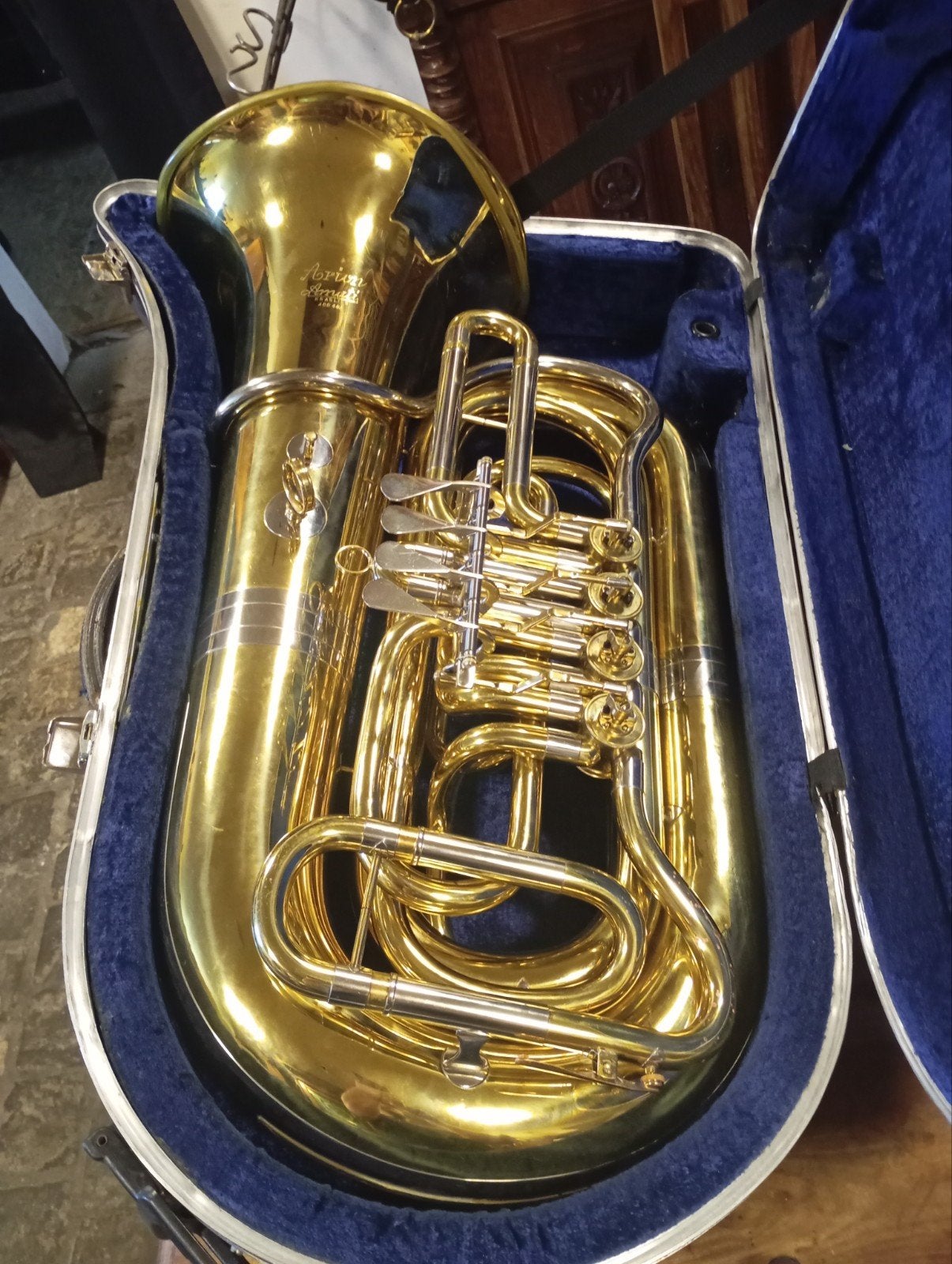 compacte Bb tuba, Muziek en Instrumenten, Blaasinstrumenten | Tuba's, Ophalen, Gebruikt, Overige typen, Met koffer of draagtas