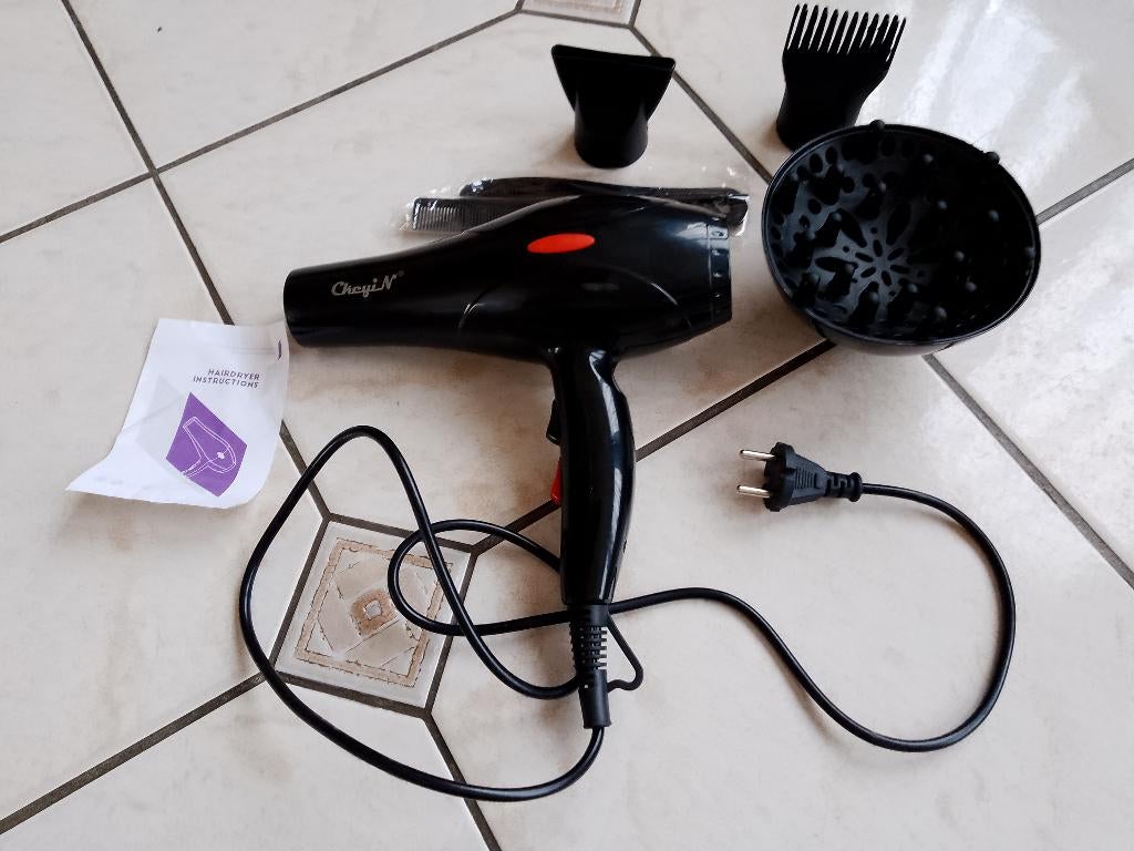 séche cheveux neuf avec accessoires essai possible, Bijoux, Sacs & Beauté, Enlèvement