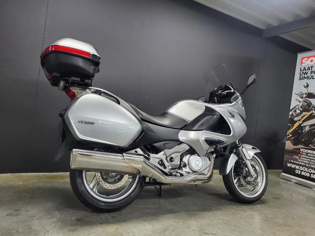 Honda NT 700 Deauville budgetvriendelijke toptourer, Motoren, Motoren | Honda, 700 cc, Bedrijf, Meer dan 35 kW, Overig